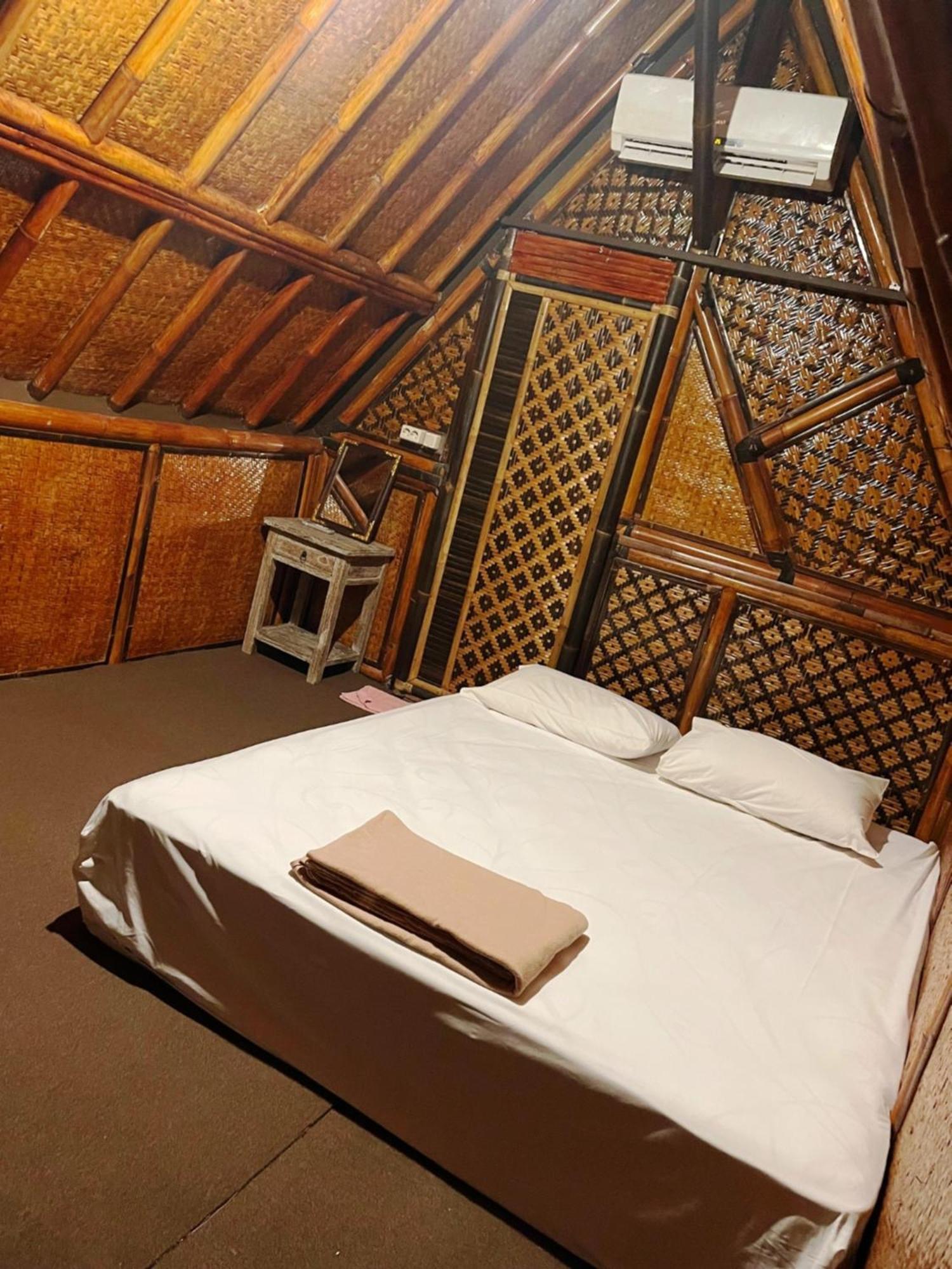 Auberge de jeunesse Da Housetel Kuta à Kuta Lombok Extérieur photo