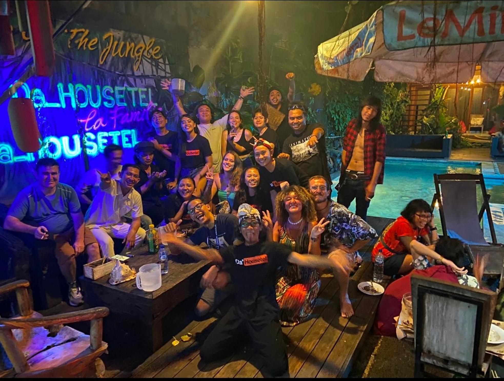 Auberge de jeunesse Da Housetel Kuta à Kuta Lombok Extérieur photo