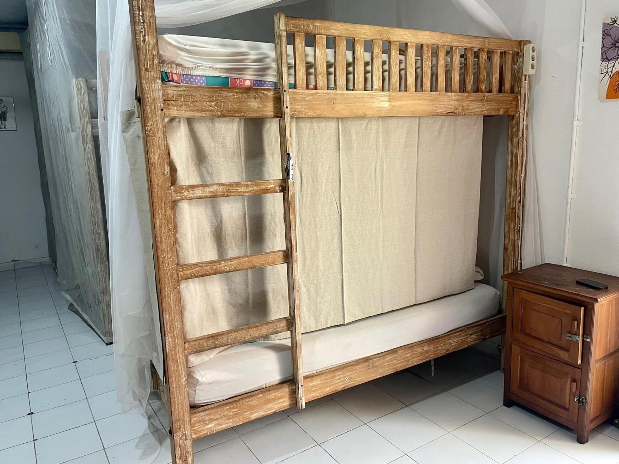 Auberge de jeunesse Da Housetel Kuta à Kuta Lombok Extérieur photo