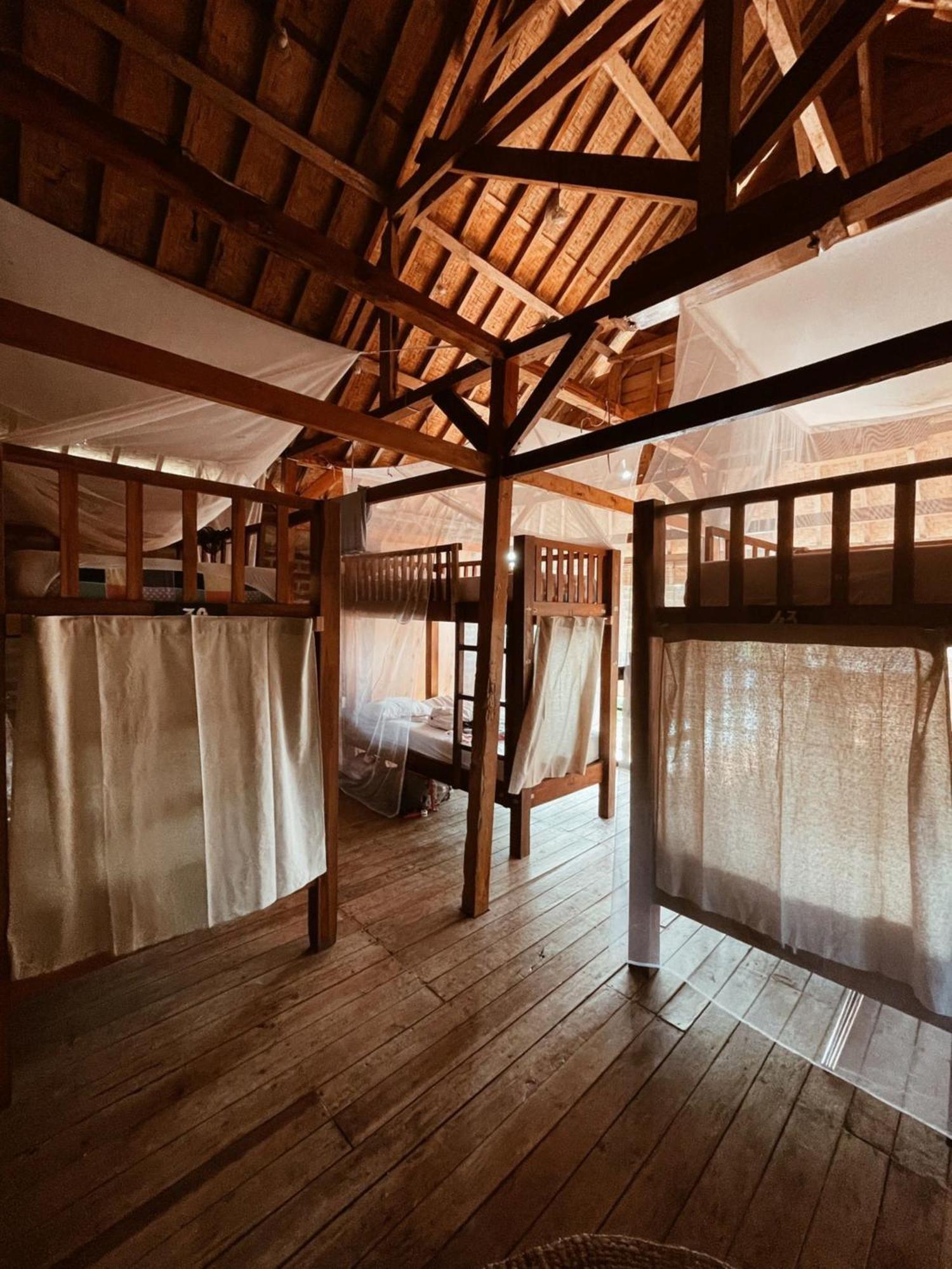 Auberge de jeunesse Da Housetel Kuta à Kuta Lombok Extérieur photo