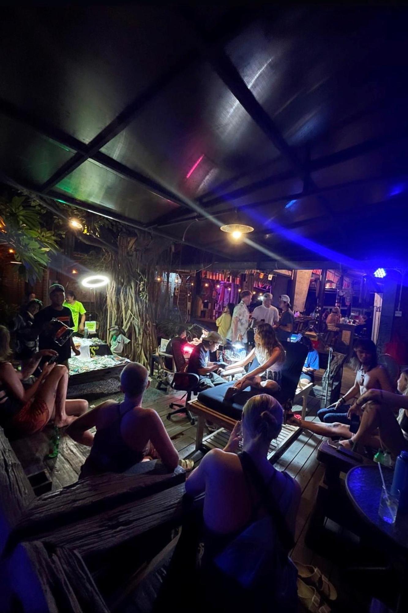 Auberge de jeunesse Da Housetel Kuta à Kuta Lombok Extérieur photo