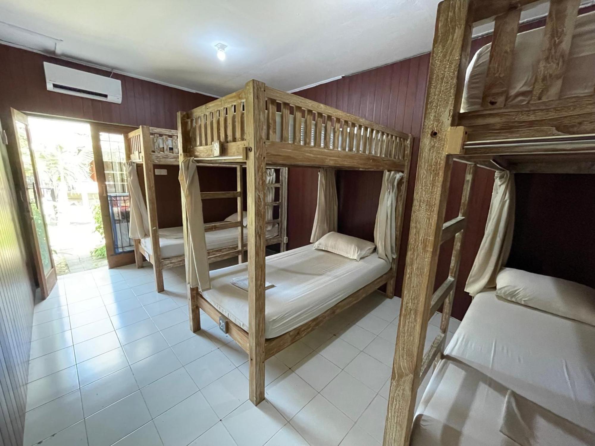 Auberge de jeunesse Da Housetel Kuta à Kuta Lombok Extérieur photo